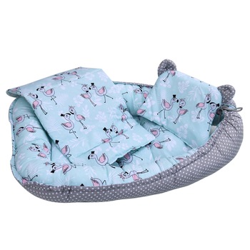 Baby Nest cu Pernita si Salteluta, fata dubla, 0-9 luni, 80cm x 50cm x 15cm, Flamingo - Blue Baby Nest cu Pernita si Salteluta, fata dubla, 0-9 luni, 80cm x 50cm x 15cm, Flamingo - Blue