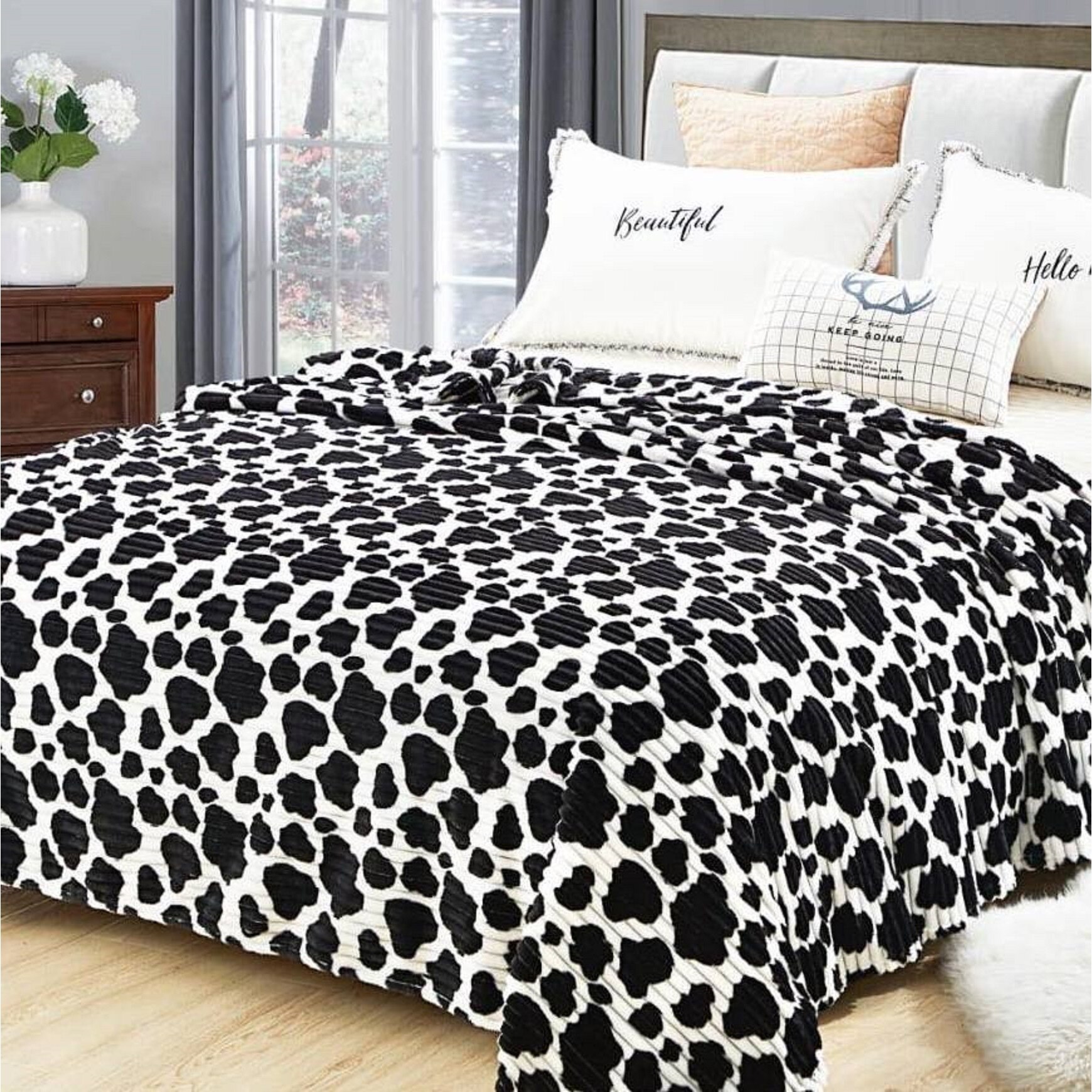 Patura Cocolino moale in patrate cu model, punga cadou 200X230cm negru Fo377