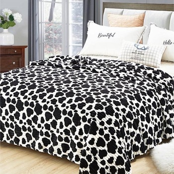 Patura Cocolino moale in patrate cu model, punga cadou 200X230cm negru Fo377 Patura Cocolino moale in patrate cu model, punga cadou 200X230cm negru Fo377