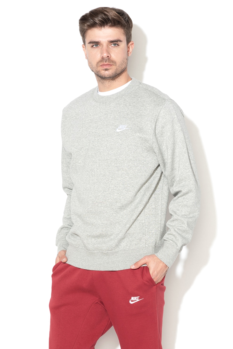 Nike, Bluza sport cu decolteu la baza gatului si logo brodat, Gri deschis