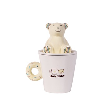 Cana ceramica cu capac si figurina ursuleti galben,300 ml Cana ceramica cu capac si figurina ursuleti galben,300 ml