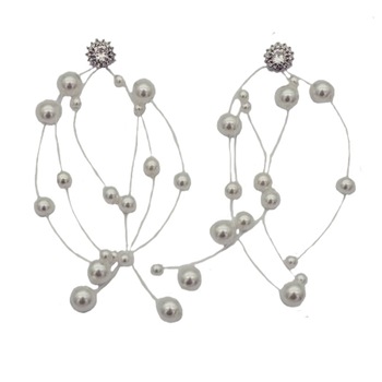 Cercei rafinati,model lung,cu perle si cristal,model mai aparte,cu steluta in partea de sus,D&J Exclussive,argintiu
