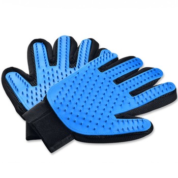 Manusa pentru curatat par de la animale, Vera, periat si masaj animale, perie din silicon albastru marin cu textura elastica, albastru negru Manusa pentru curatat par de la animale, Vera, periat si masaj animale, perie din silicon albastru marin cu textura elastica, albastru negru