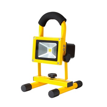 Proiector cu LED Home , Putere 10 W , Temperatura culoare 5000 K , Acumulator de 2000 mAH reincarcabil , Luminozitate 800 lm , Clasa de protectie IP65 , Culoare Galben/Negru Proiector cu LED Home , Putere 10 W , Temperatura culoare 5000 K , Acumulator de 2000 mAH reincarcabil , Luminozitate 800 lm , Clasa de protectie IP65 , Culoare Galben/Negru