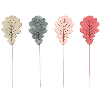 Set 4 frunze de lemn gravate pe bat - stejar, 10 cm Set 4 frunze de lemn gravate pe bat - stejar, 10 cm