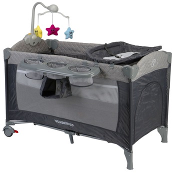 Patut pliant Wunderkid, 2 nivele, cu laterala culisanta si carusel cu sunete si jucarii, Gri Patut pliant Wunderkid, 2 nivele, cu laterala culisanta si carusel cu sunete si jucarii, Gri