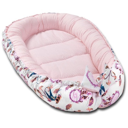 Cosulet bebelus pentru dormit Baby Nest Cocoon 90x50 cm Swallows, roz/alb