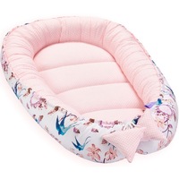 Cosulet bebelus pentru dormit Baby Nest Cocoon XL 90x50 cm Swallows, roz/alb