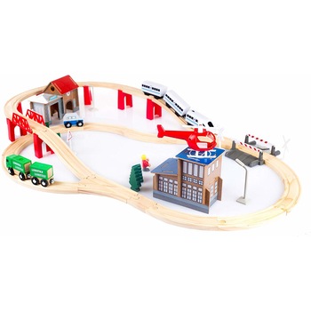 Circuit cu traseu pentru masini, trenulet si elicopter, WOOD TRAIN TRACK, din lemn natur, 80 piese Circuit cu traseu pentru masini, trenulet si elicopter, WOOD TRAIN TRACK, din lemn natur, 80 piese