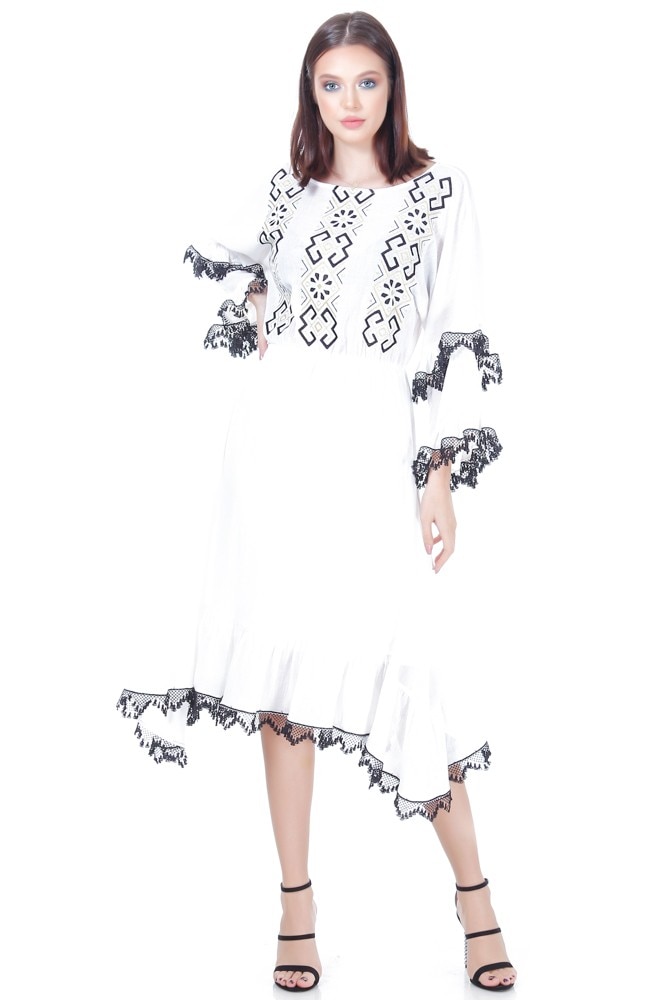 Rochie vascoza pe alb cu broderie Liza Panait ID-20E