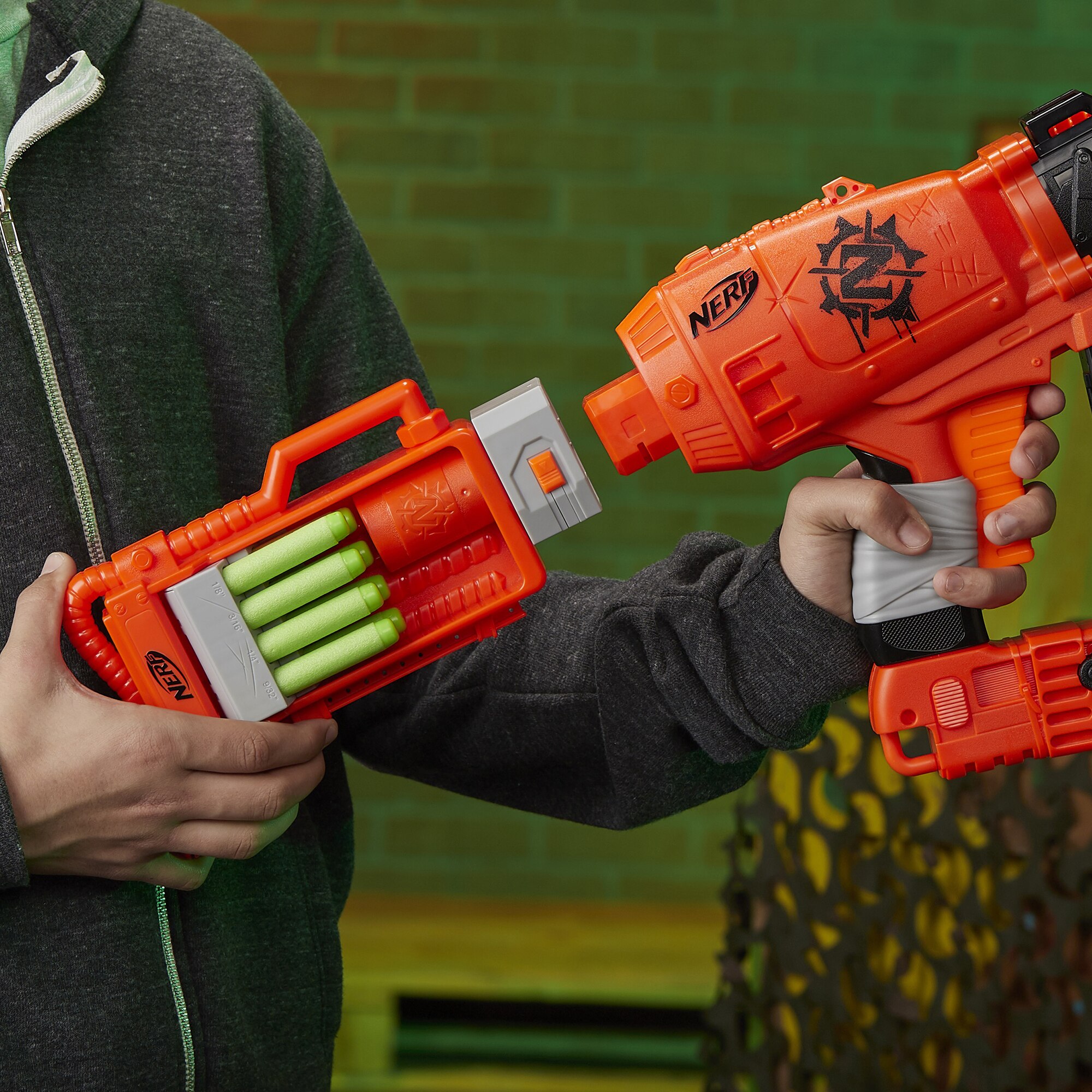 Blaster Nerf - Zombie Strike Nailbiter: Zoom & Doom - eMAG.ro