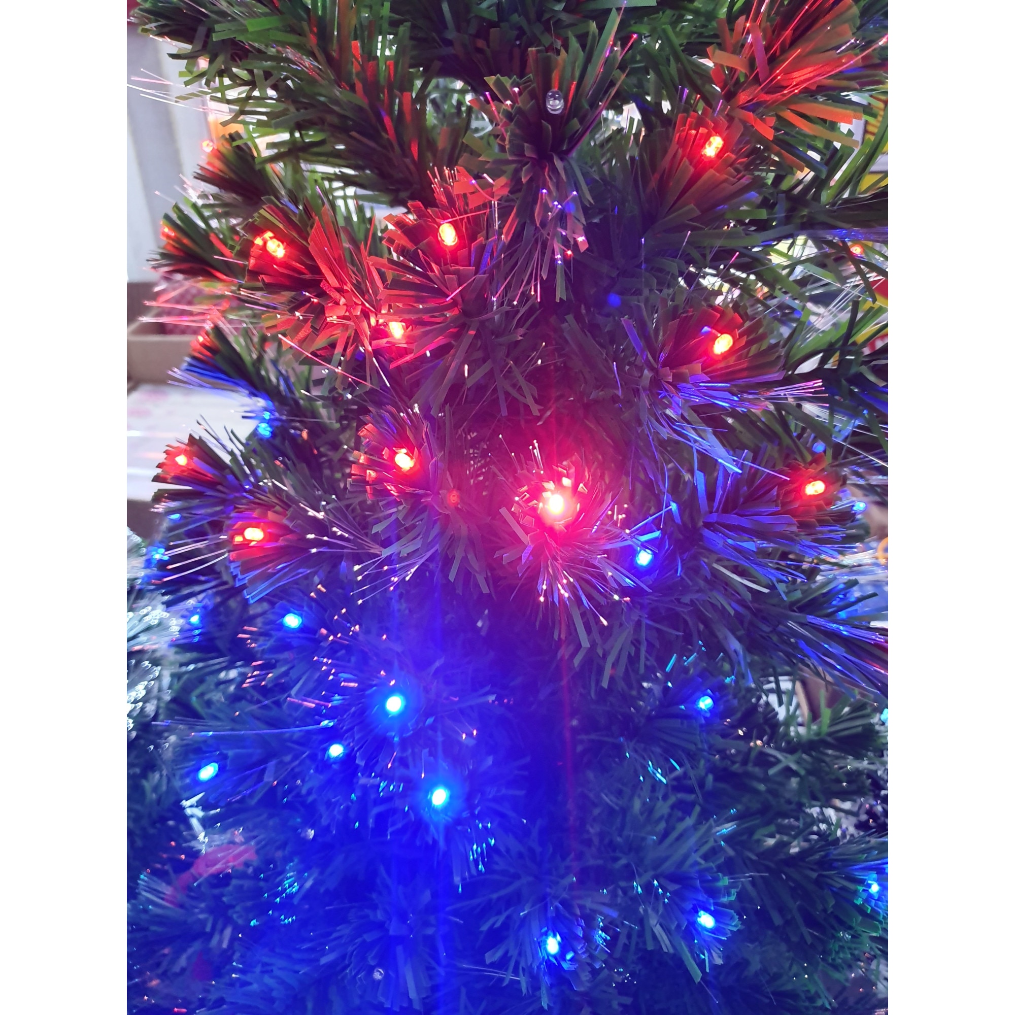 Изкуствена елха 180см, с LED диоди + метална опора подарък - eMAG.bg