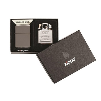 Set cadou bricheta Zippo + insertie pentru pipa 29789 Set cadou bricheta Zippo + insertie pentru pipa 29789