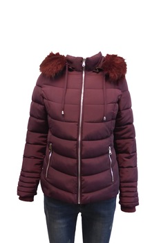 Geaca dama UNIVERS FASHION cu vatelina, blana sintetica detasabila la gluga, culoare visiniu Geaca dama UNIVERS FASHION cu vatelina, blana sintetica detasabila la gluga, culoare visiniu