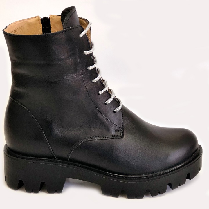 Bocanci dama Negri cu Sireturi Colorate din Piele Naturala Mateo Shoes, Negru/Argintiu