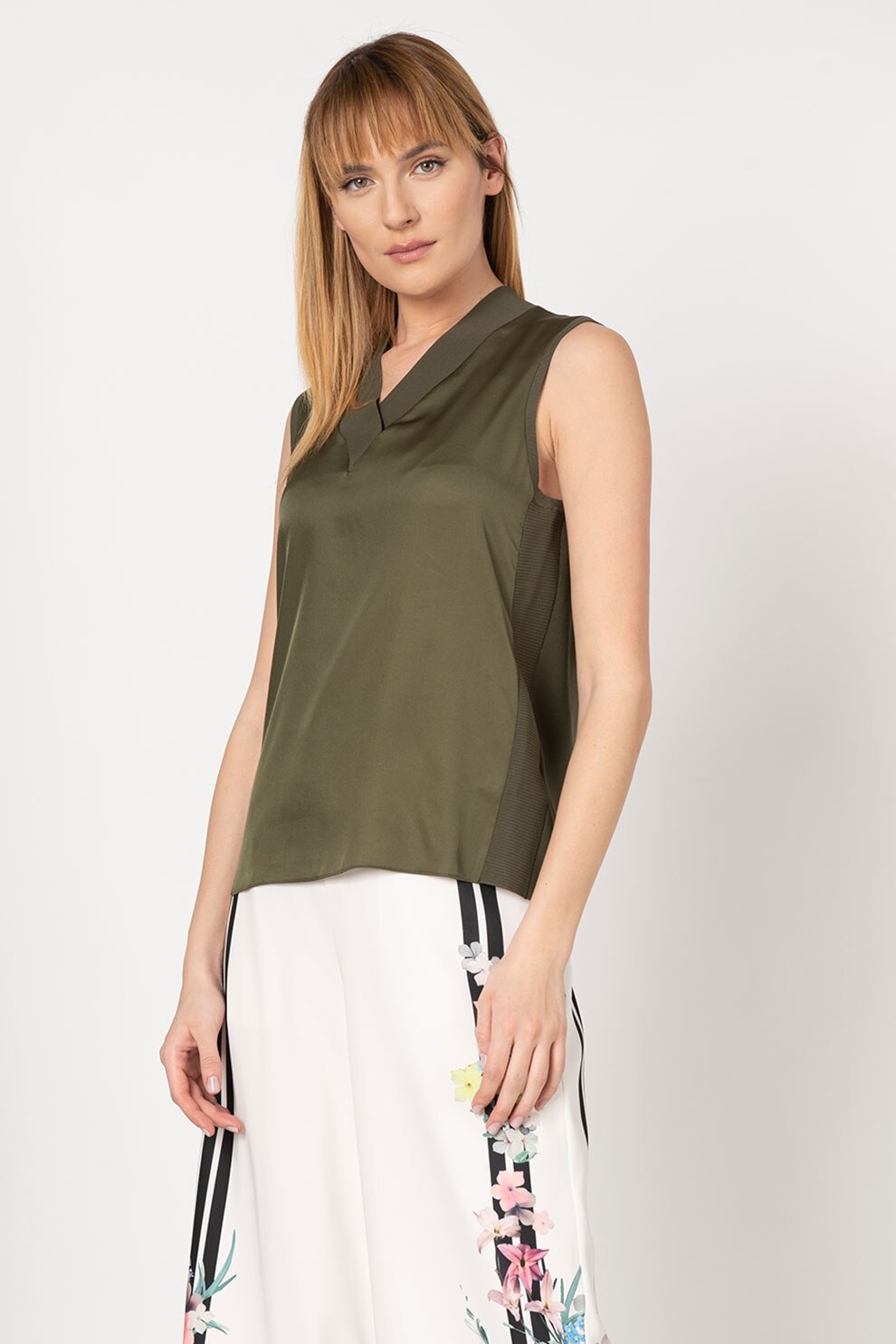 Ted Baker, Bluza de satin cu decolteu in V, fara maneci Lydiaay, Verde oliv, M