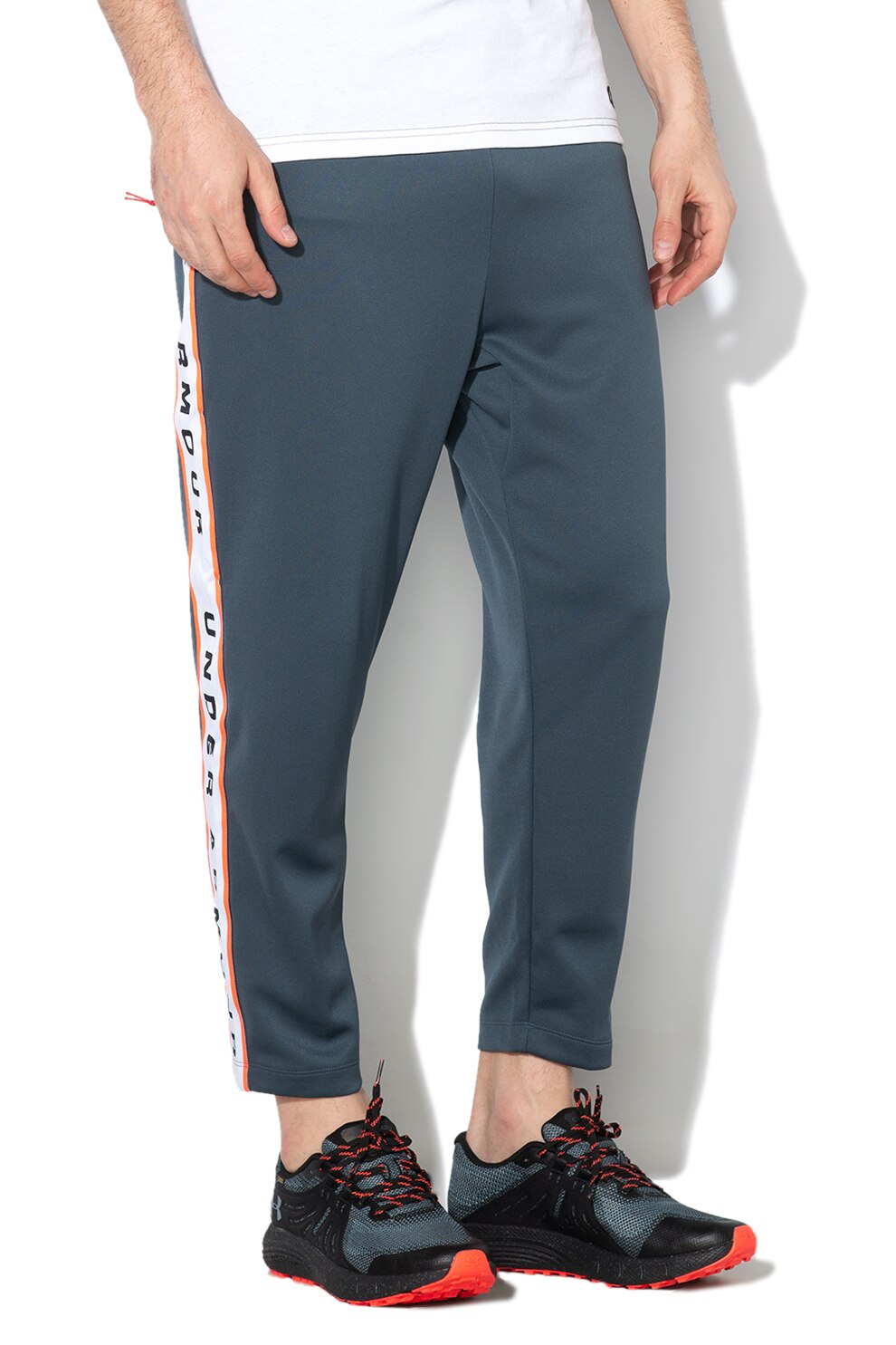 Under Armour, Pantaloni lejeri cu logo contrastant lateral, pentru fitness, Gri