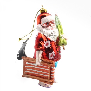 Ornament pentru brad ,,Mos Craciun la plaja Ornament pentru brad ,,Mos Craciun la plaja