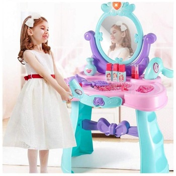 Set de joaca frumusete cu masuta, oglinda, Lumini si Sunete si multiple accesorii Set de joaca frumusete cu masuta, oglinda, Lumini si Sunete si multiple accesorii