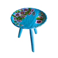 
                    
                        Scaun cu trei picioare, living/bucatarie/dormitor, lemn, pictat manual, 22x23, motiv floral, bleu
                    
                