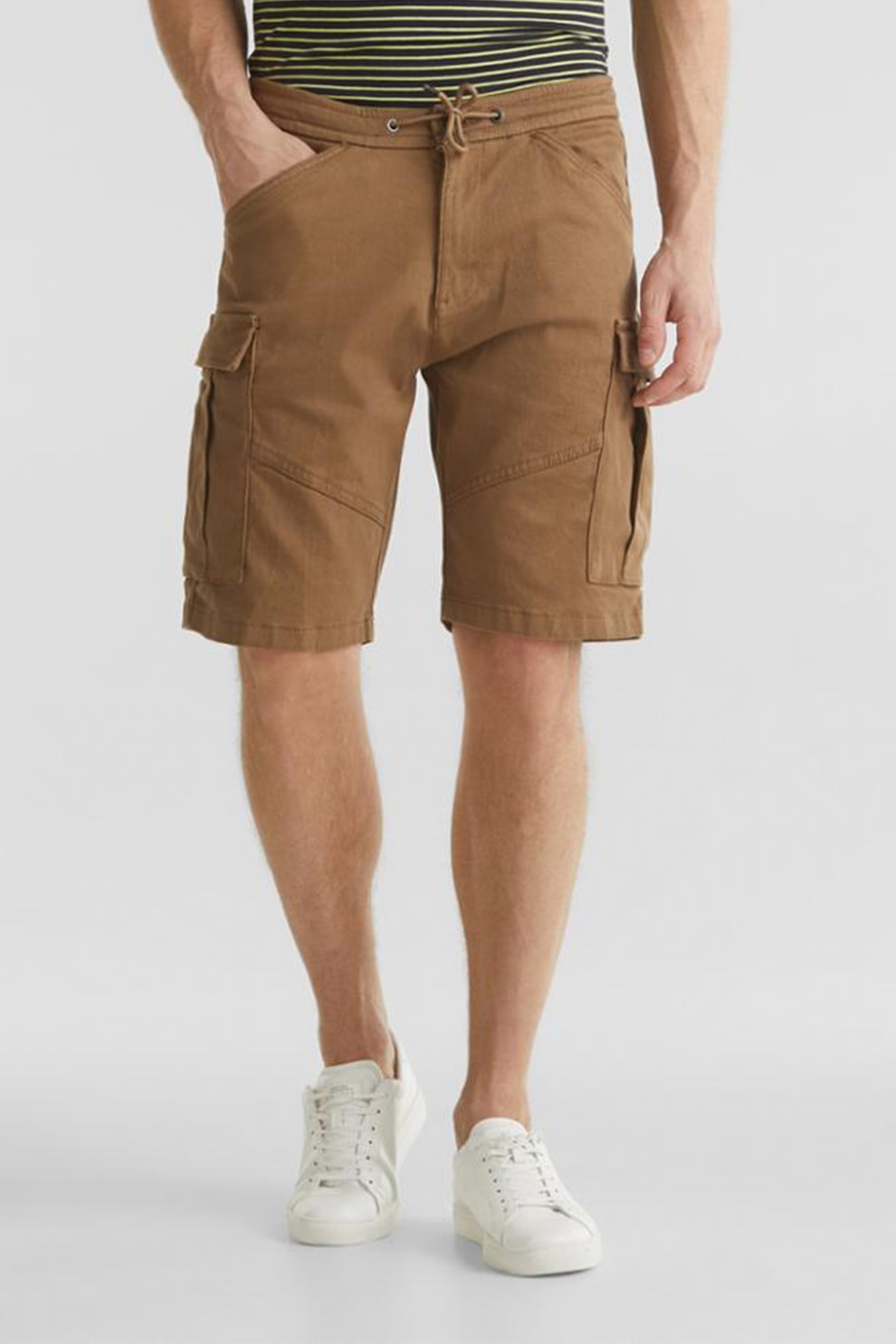 EDC by Esprit, Pantaloni scurti cargo cu snur in talie, Maro