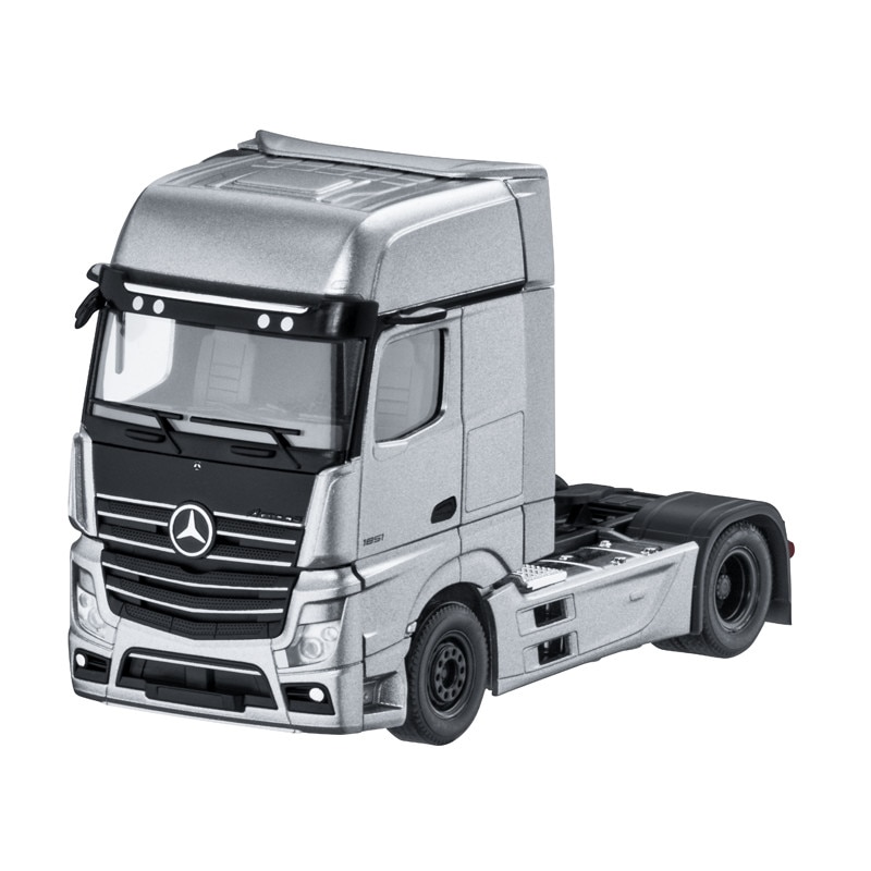Macheta scara 1:87 argintie cap tractor Actros GigaSpace Cab 2500 Originala Mercedes