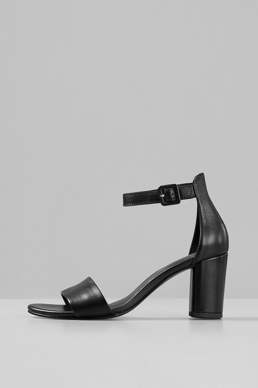 Vagabond Shoemakers, Sandale de piele cu toc masiv Penny