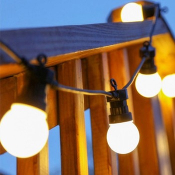 Ghirlanda Luminoasa de Exterior, Lumina calda, Lungime 5 m, cu 10 Globuri Led Ghirlanda Luminoasa de Exterior, Lumina calda, Lungime 5 m, cu 10 Globuri Led