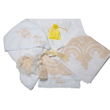Trusou botez Darline, alb/ivoire, 8 piese Trusou botez Darline, alb/ivoire, 8 piese