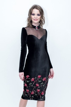 rochie lorelaycatifeaneagracontur cu broderie mbg neagra cu flori imagen 21_0_
0