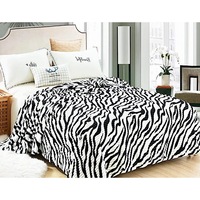 Patura cocolino pufoasa grofata Textilis 1.3 Kg 200x230 cm cu dungi albe si negre