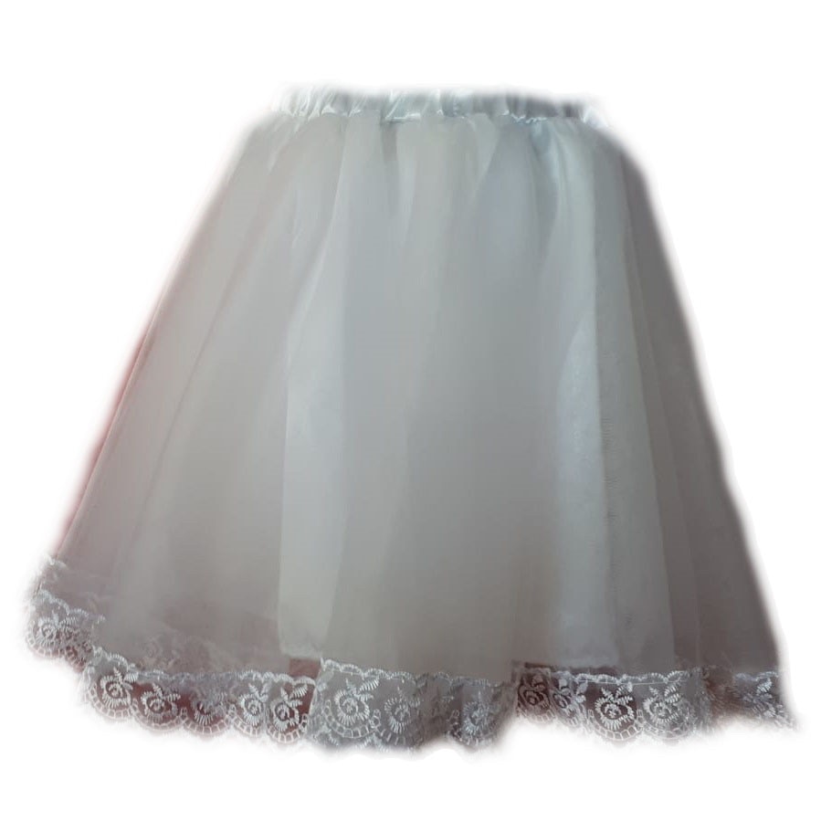 Fusta Alba, Self, 7-8 Ani