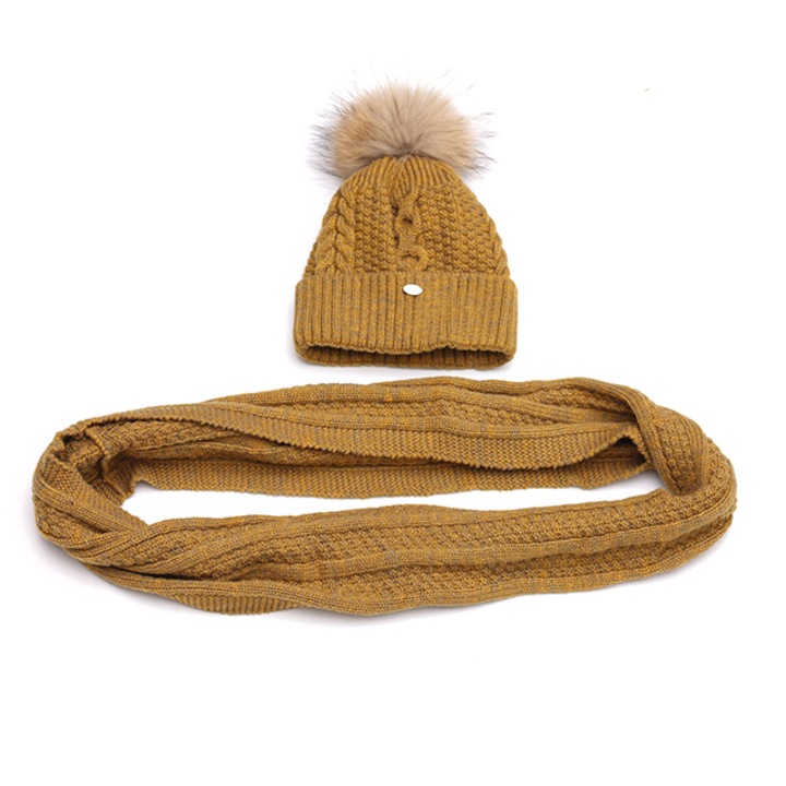 Set caciula si fular tricotat Ursfur, Pompom din blana, Galben