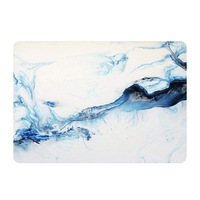 Set protectie 2 in 1 pentru Macbook Air 13.3 inch A1932 cu husa din plastic si folie ecran TPU, model marmura albastru alb