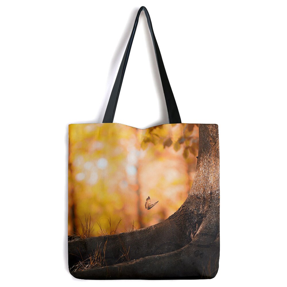 Geanta Tote Bag, Peisaj de Toamna cu Fluture in zbor langa copac, Model Multicolor, Genti Heartwork, 40 x 50 cm
