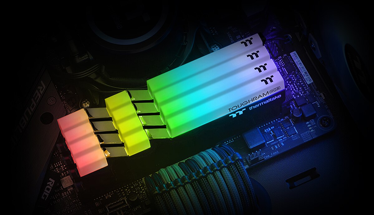 Memorie Thermaltake ToughRAM RGB, 32GB DDR4, 3200MHz CL16, Dual