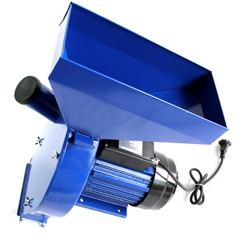 Moara FERMER 2.5KW, 2800RPM, 200 Kg/h, 20 ciocanele, cuva mare si sac Moara FERMER 2.5KW, 2800RPM, 200 Kg/h, 20 ciocanele, cuva mare si sac