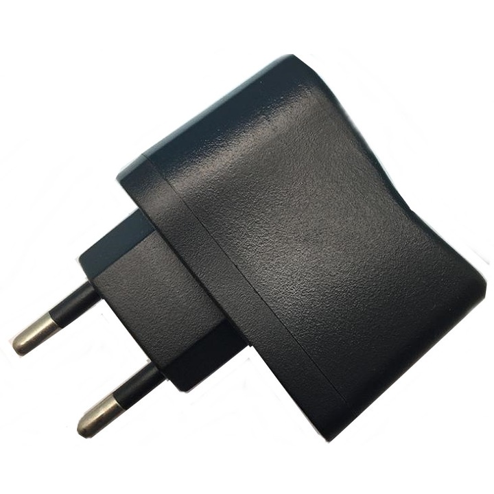 Univerzális utazási töltő USB porttal, utazási töltő, fekete