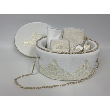 Trusou botez la cufar din catifea id: 184 model Ola Baby Trusou botez la cufar din catifea id: 184 model Ola Baby