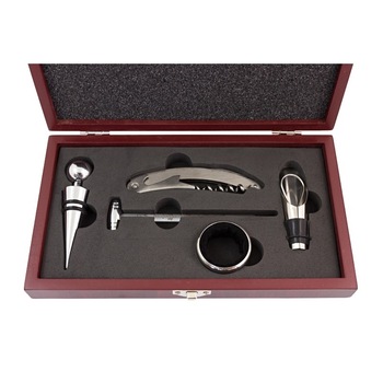 Set Accesorii Pentru Vin, 5 Piese, Tirbuson, Inel, Impingator, Dop, Servieta Eleganta Set Accesorii Pentru Vin, 5 Piese, Tirbuson, Inel, Impingator, Dop, Servieta Eleganta