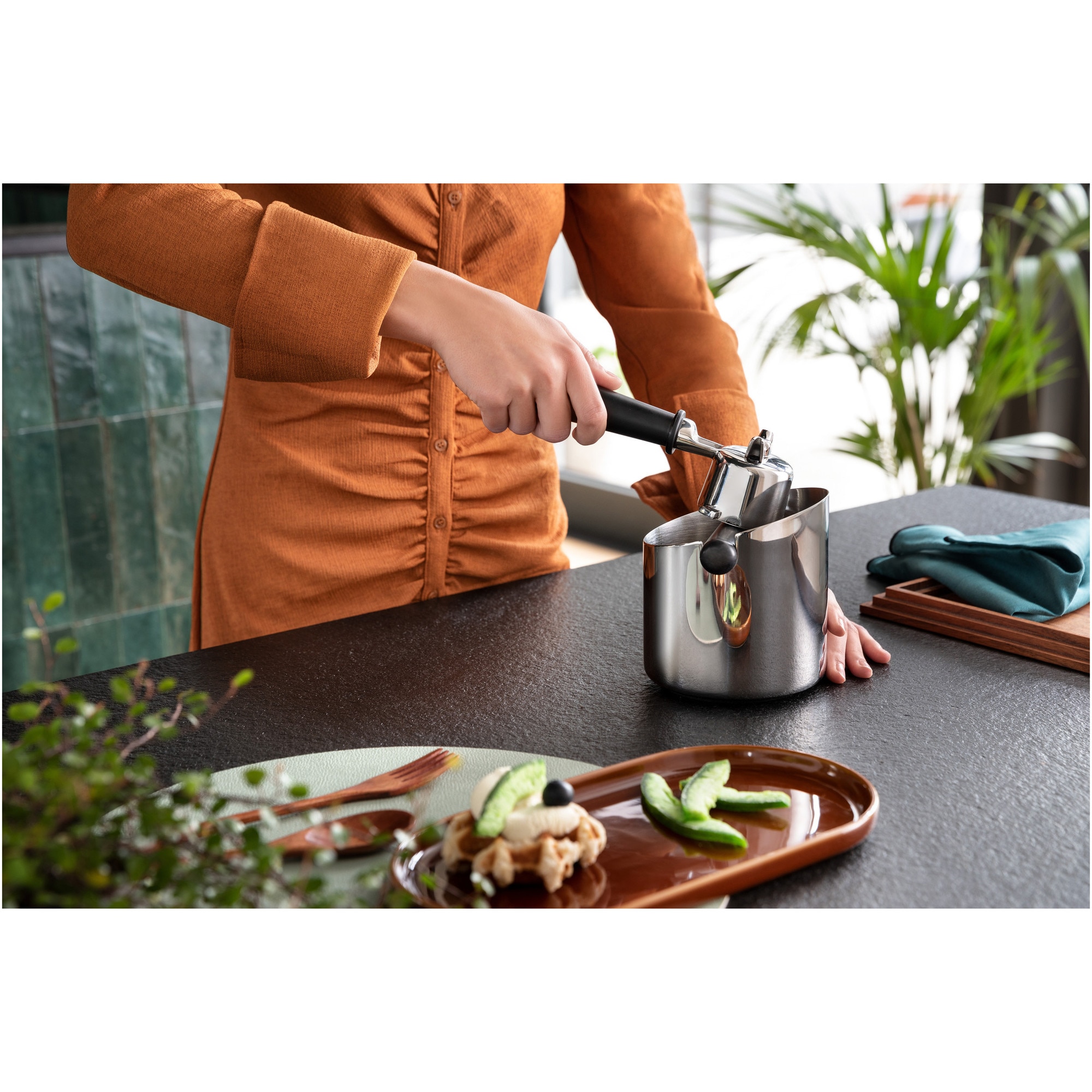 Container pentru zatul de cafea knock box De'Longhi DLSC084, 500g