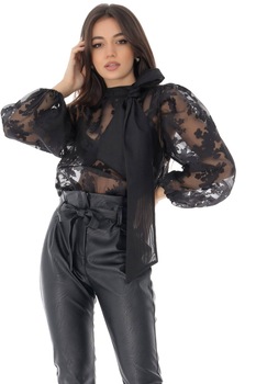Bluza neagra de dama, ROH, din dantela, cu funda - BR2245, S-M Bluza neagra de dama, ROH, din dantela, cu funda - BR2245, S-M