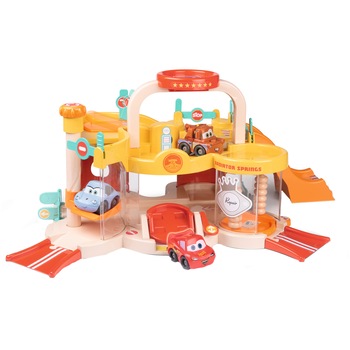 Garaj Smoby - Disney Cars, cu o masinuta inclusa Garaj Smoby - Disney Cars, cu o masinuta inclusa