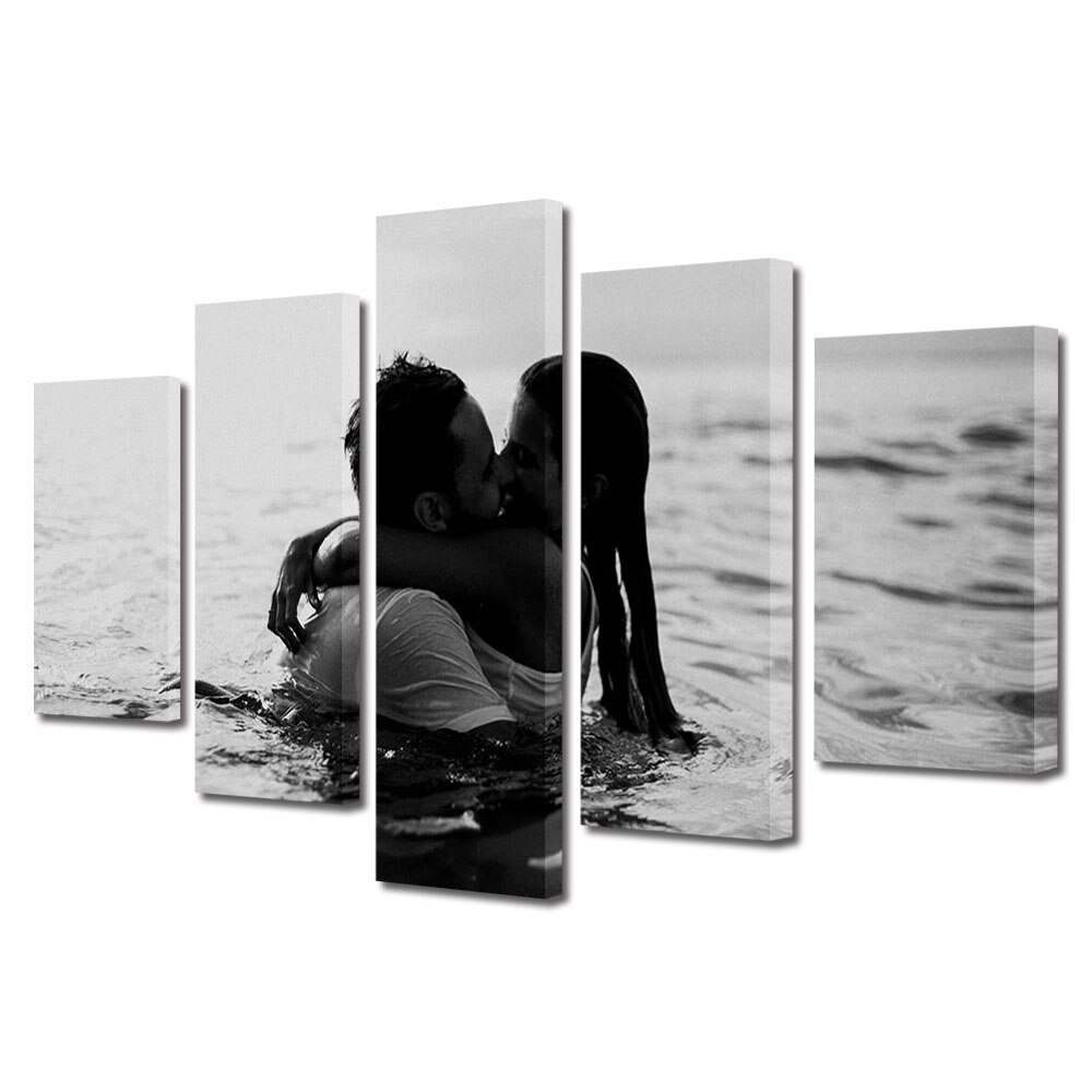 Set Tablouri Multicanvas 5 piese Colectia Ziua Indragostitilor, Dragobete, Valentine's Day, Sarut in apa Alb-Negru, Decoratiuni Moderne pentru Casa, 120 x 225 cm