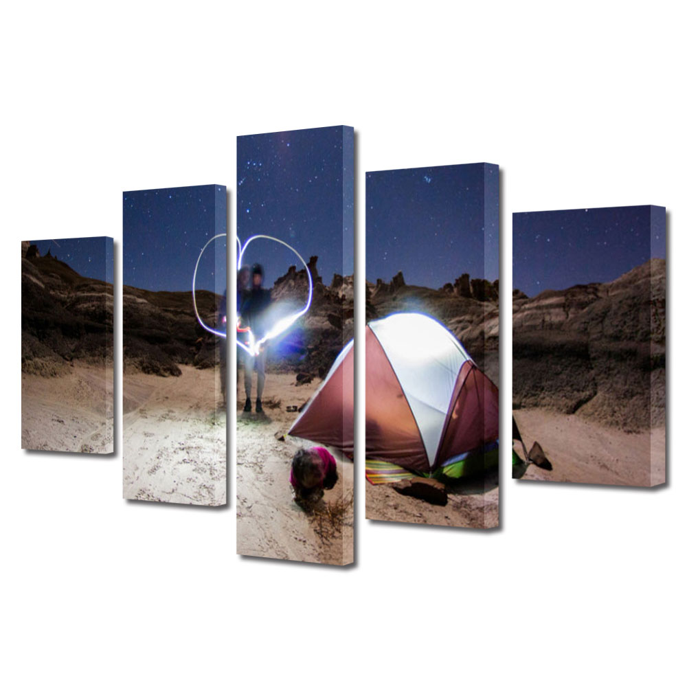 Set Tablouri Multicanvas 5 piese Colectia Ziua Indragostitilor, Dragobete, Valentine's Day, Indragostiti pe plaja cu cortul, Decoratiuni Moderne pentru Casa, 120 x 225 cm