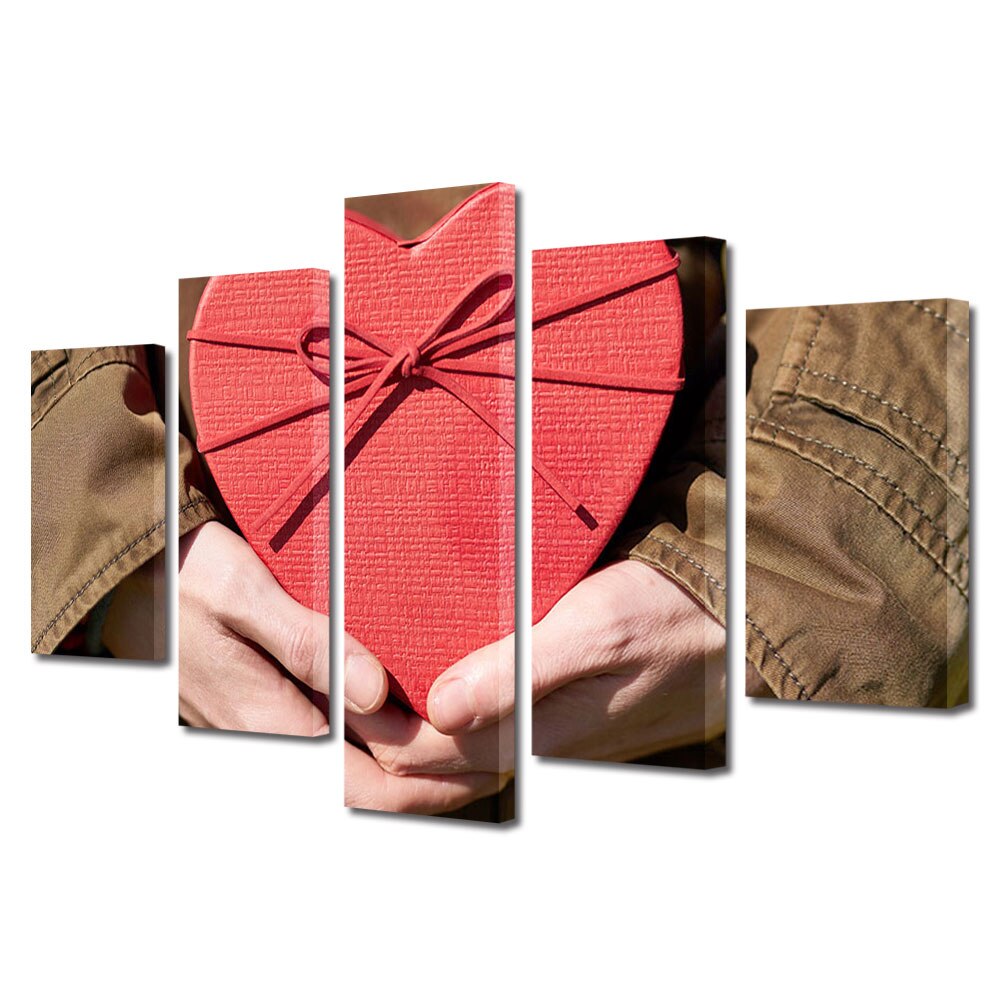 Set Tablouri Multicanvas 5 piese Colectia Ziua Indragostitilor, Dragobete, Valentine's Day, Cadou ascuns la spate, Decoratiuni Moderne pentru Casa, 120 x 225 cm