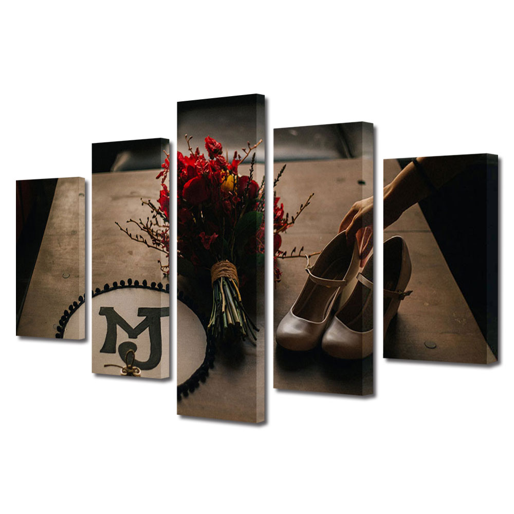 Set Tablouri Multicanvas 5 piese Colectia Ziua Indragostitilor, Dragobete, Valentine's Day, Buchet si pantofi, Decoratiuni Moderne pentru Casa, 120 x 225 cm