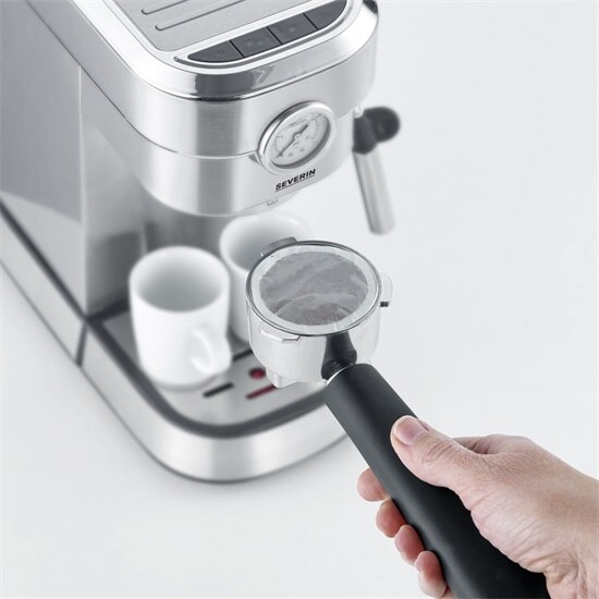 Severin KA5995 Espresso kávéfőző, 1350 W, 15 bar, beépített nyomásmérővel, ezüst Severin KA5995 Espresso kávéfőző, 1350 W, 15 bar, beépített nyomásmérővel, ezüst