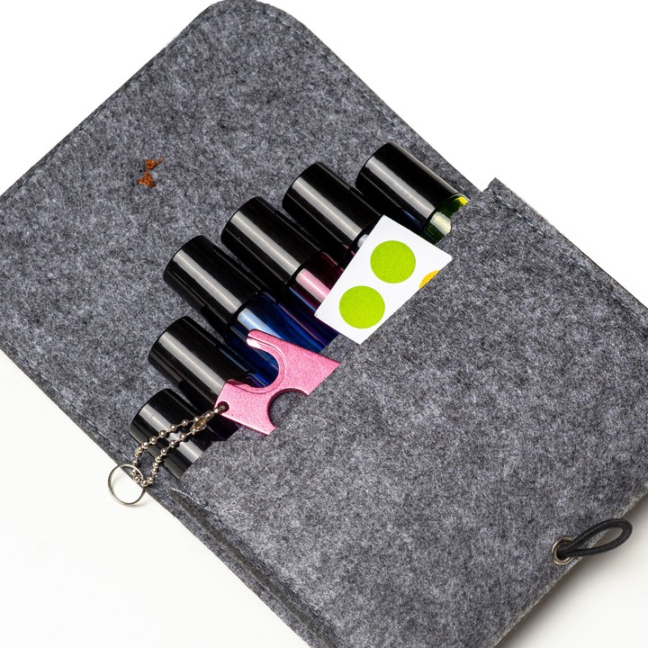 Set aromaterapie zioda smart essentials® cu 6 sticle de 10ml roll-on multicolor, organizator gri inchis, deschizator, etichete sticle