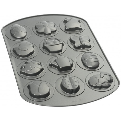 Tava copt cu diverse forme de Paste, Wilton